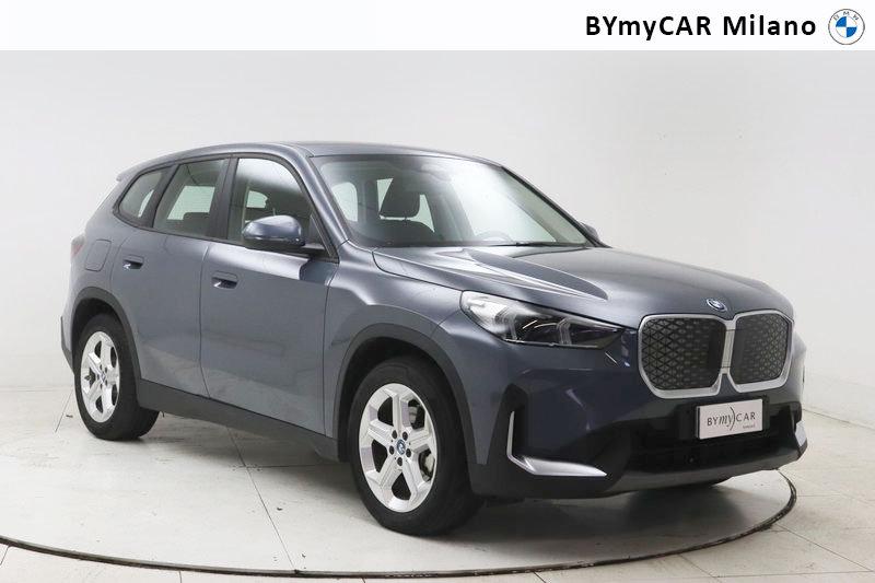 BMW iX1 edrive 20 X-Line
