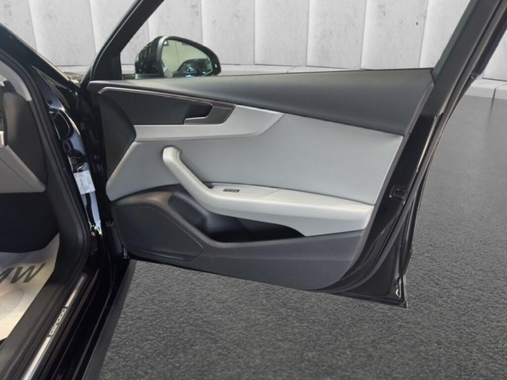 Audi A4 Allroad 40 2.0 tdi mhev Identity Contrast quattro 204cv s-tronic