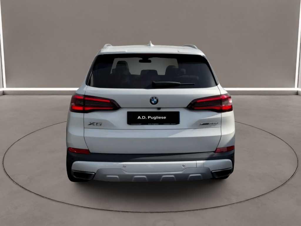 BMW X5 xdrive30d mhev 48V xLine auto