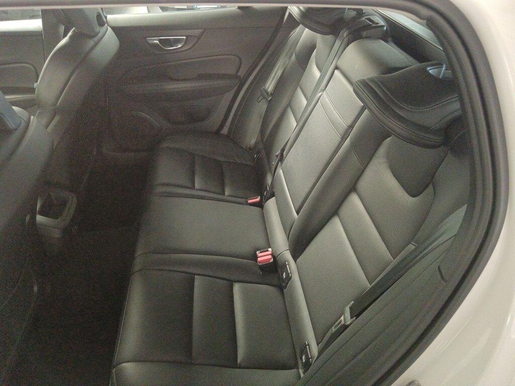 Volvo V60 c.country 2.0 B4 Business Pro awd auto