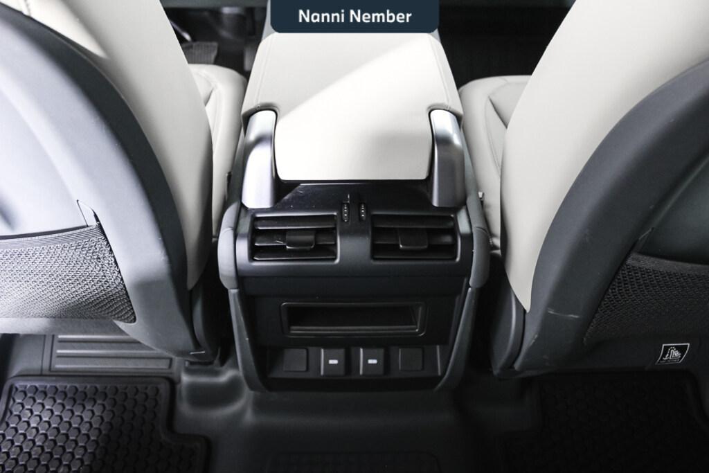 Land Rover Defender 110 3.0d i6 mhev X-Dynamic SE awd 200cv auto