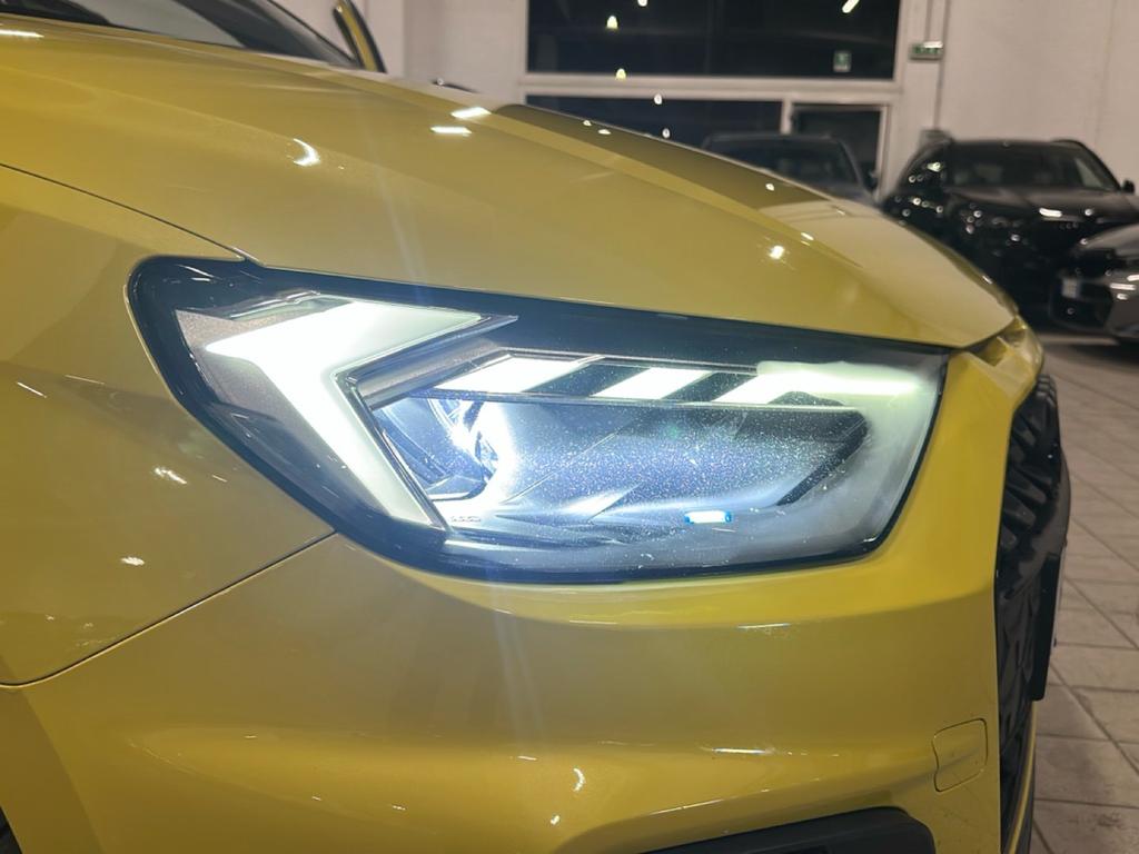 Audi A1 Sportback 40 2.0 tfsi Identity Black 207cv s-tronic