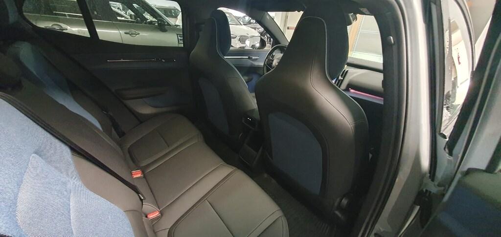 Volvo EX30 Single Motor Extended Range Ultra rwd