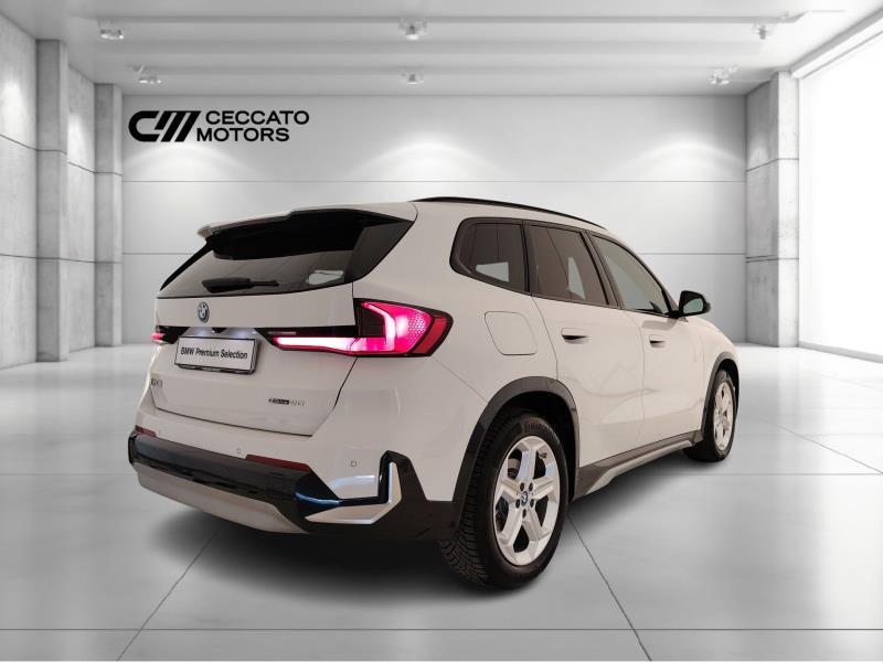 BMW iX1 edrive 20 X-Line