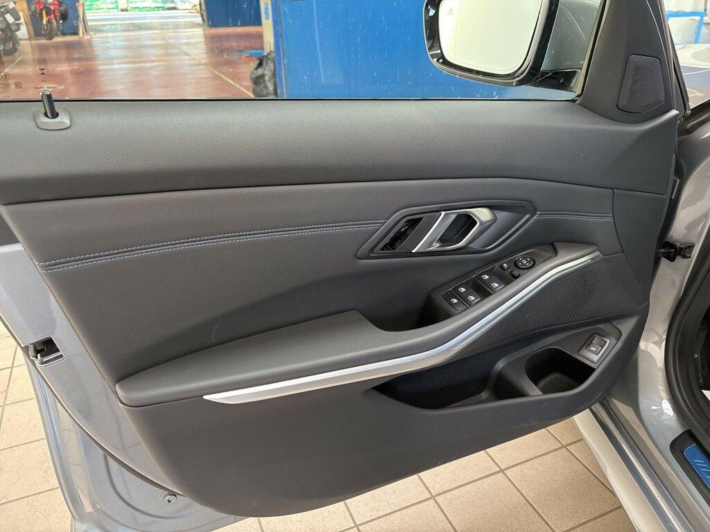BMW Serie 3 320d Touring mhev 48V Msport xdrive auto