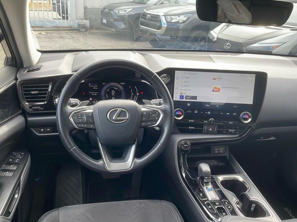 Lexus NX 2.5 hybrid Business 4wd e-cvt