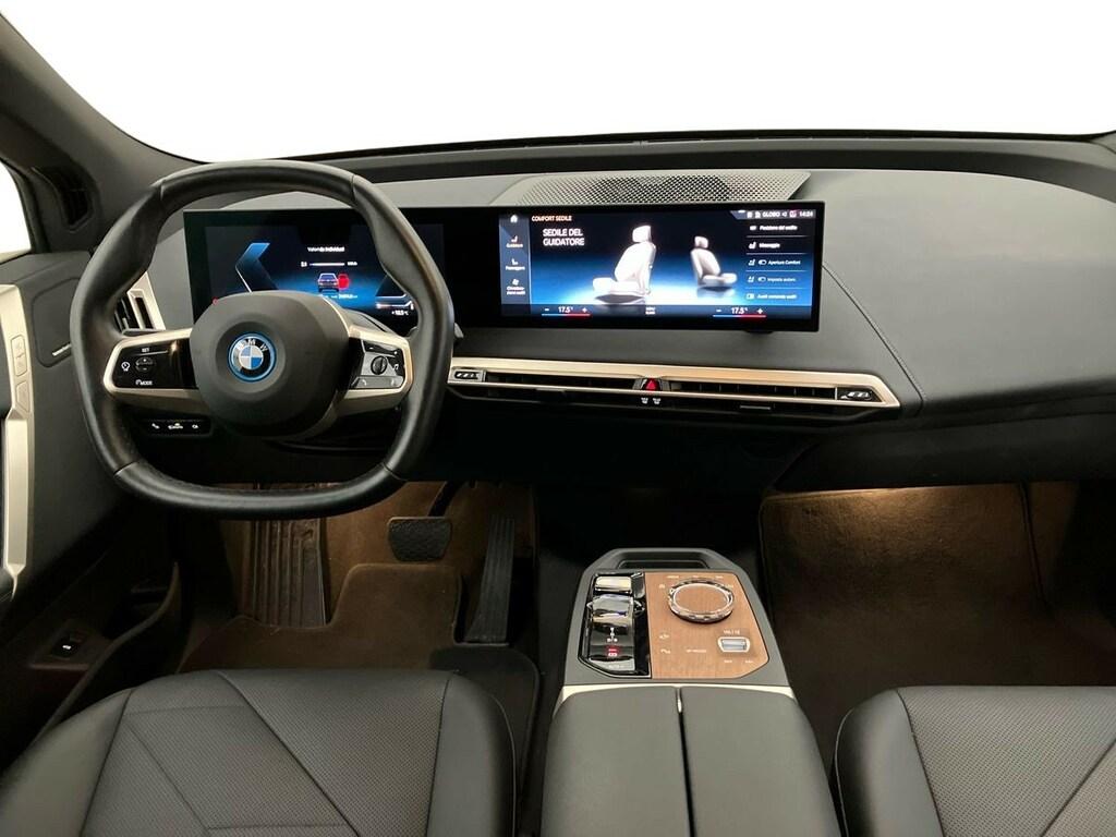 BMW iX xdrive40 pacchetto sportivo