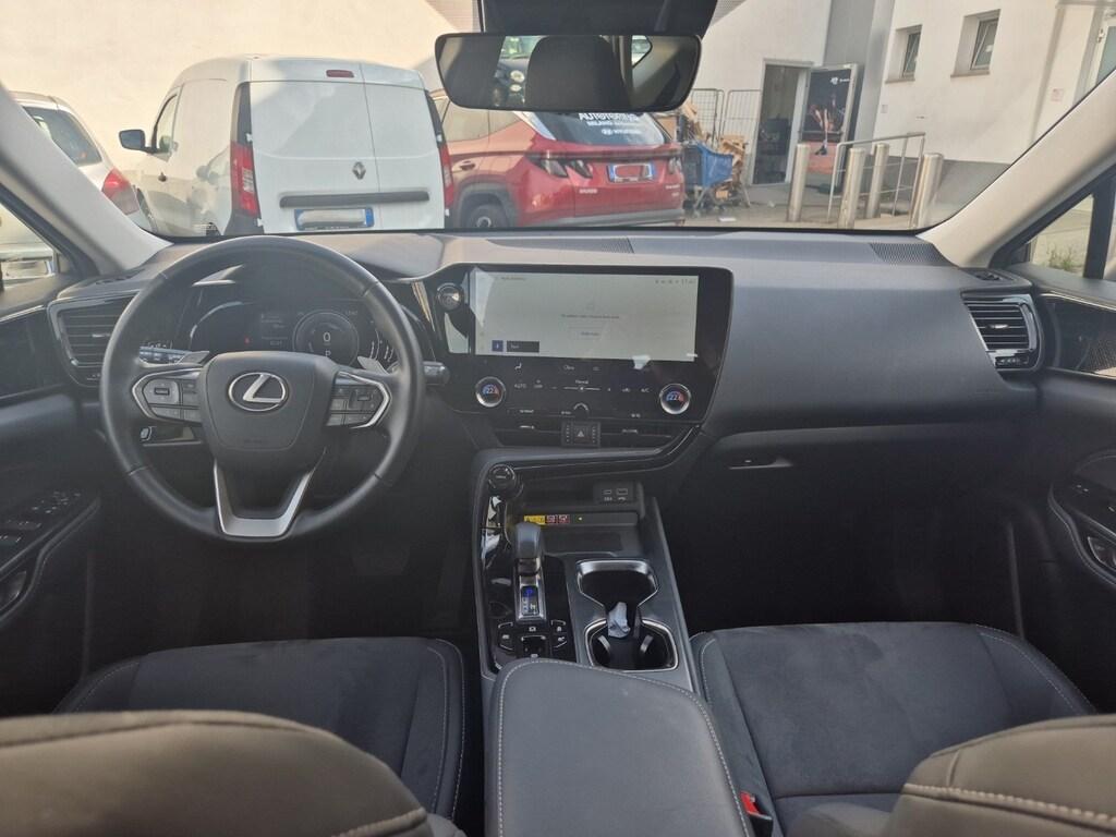Lexus NX 2.5 hybrid Business 4wd e-cvt