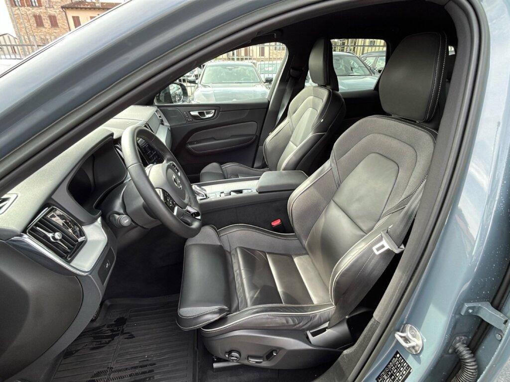 Volvo XC60 2.0 b4 Plus Dark awd auto
