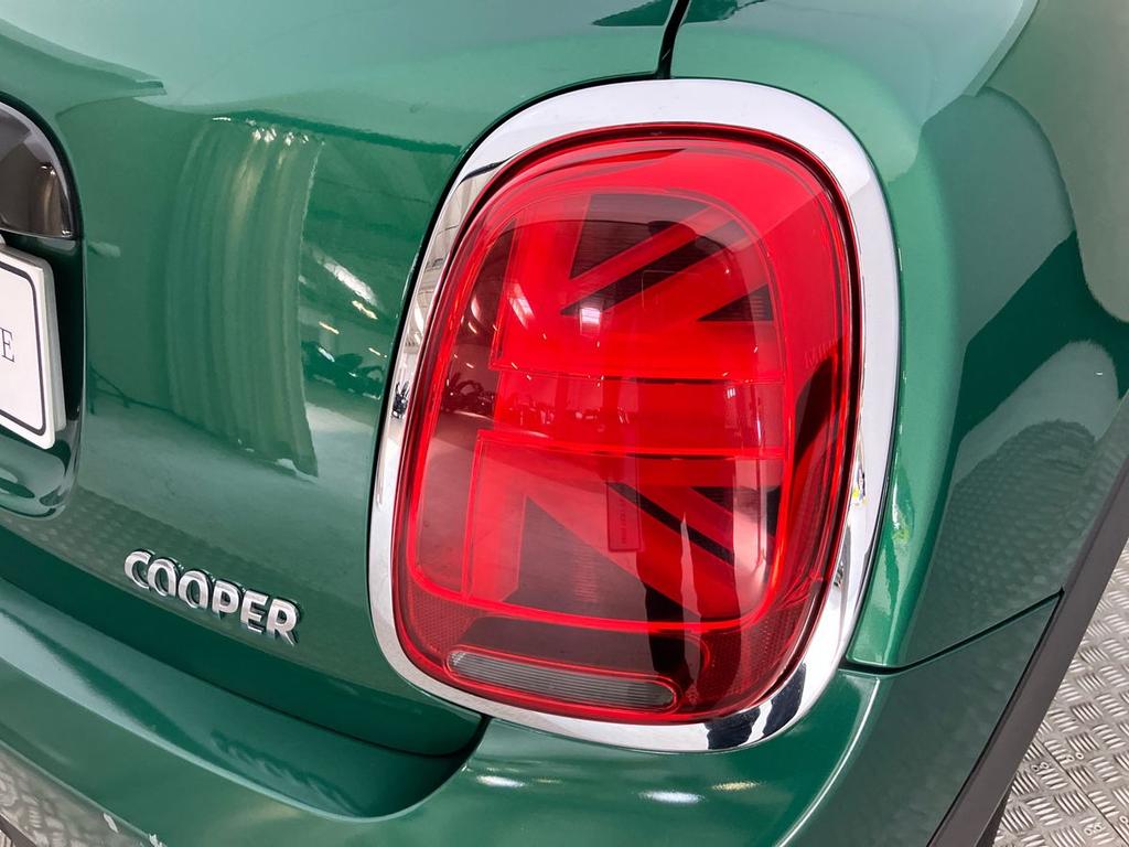 Mini Cooper 1.5 TwinPower Turbo Cooper Business XL DCT