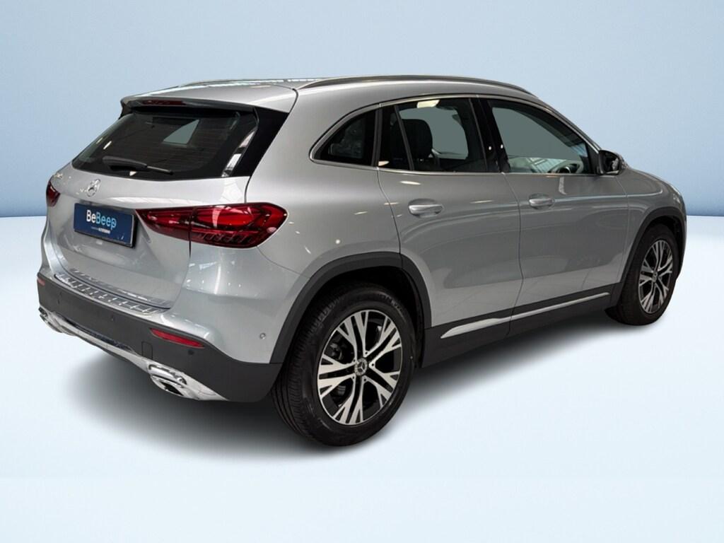 Mercedes GLA 180 d Progressive Advanced auto