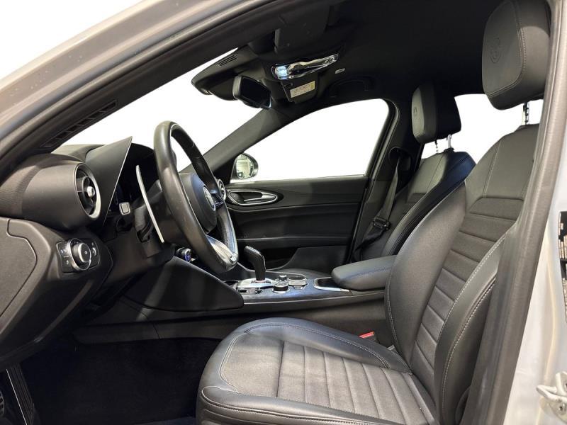 Alfa Romeo Giulia 2.2 t Competizione 160cv auto