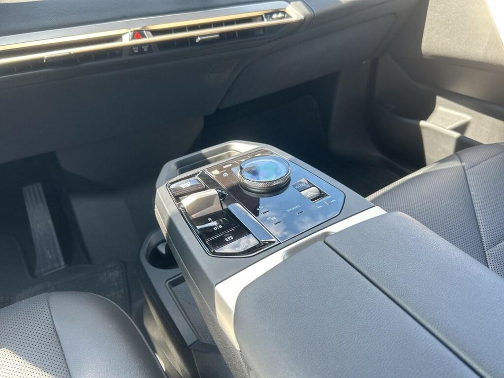 BMW iX xdrive50 pacchetto sportivo