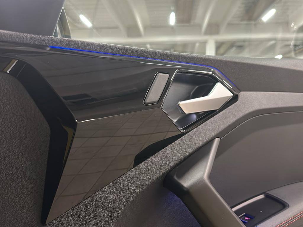 Audi A1 Sportback 40 2.0 tfsi Identity Black 207cv s-tronic