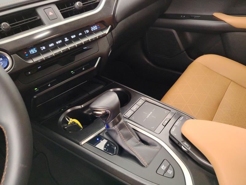 Lexus UX 250h Luxury 2wd cvt my20