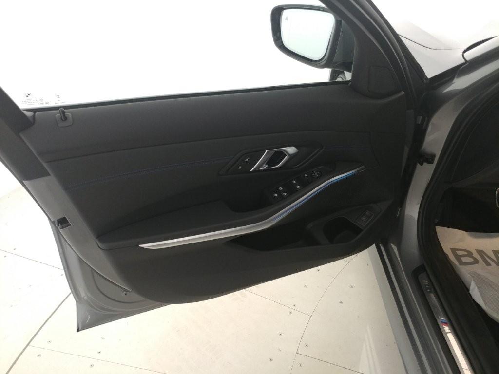 BMW Serie 3 320d Touring mhev 48V Msport xdrive auto