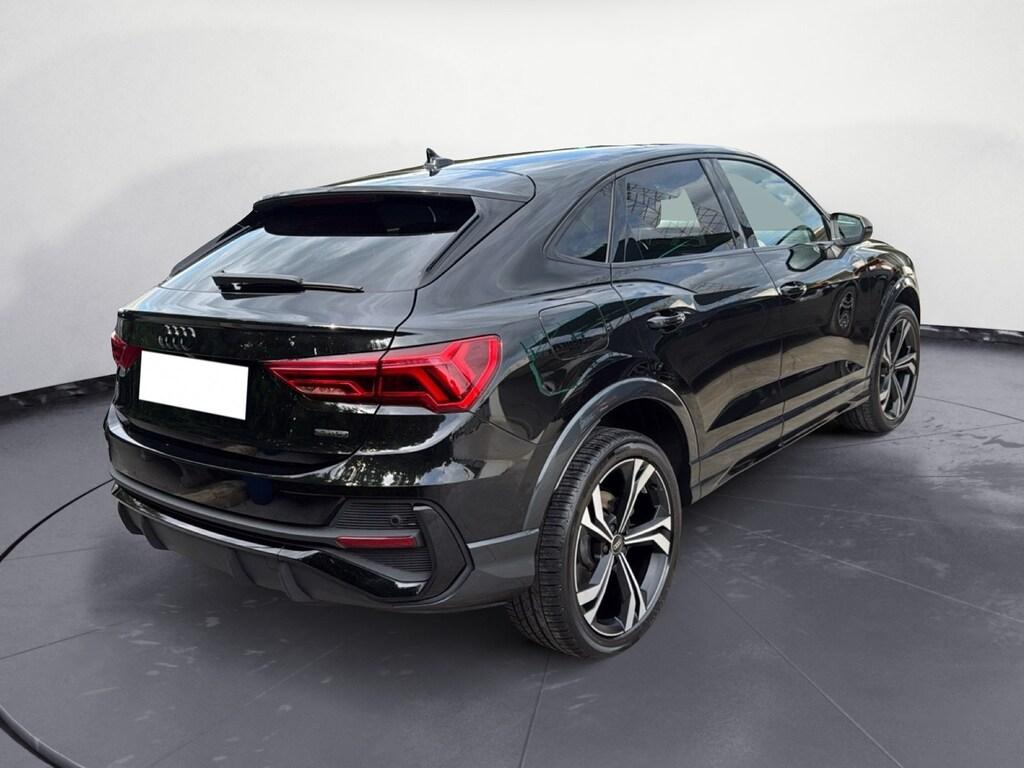 Audi Q3 Sportback 40 2.0 tdi Identity Black quattro 193cv s-tronic