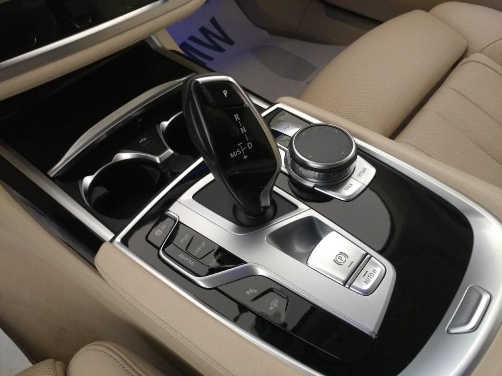 BMW Serie 7 740d mhev 48V xdrive auto