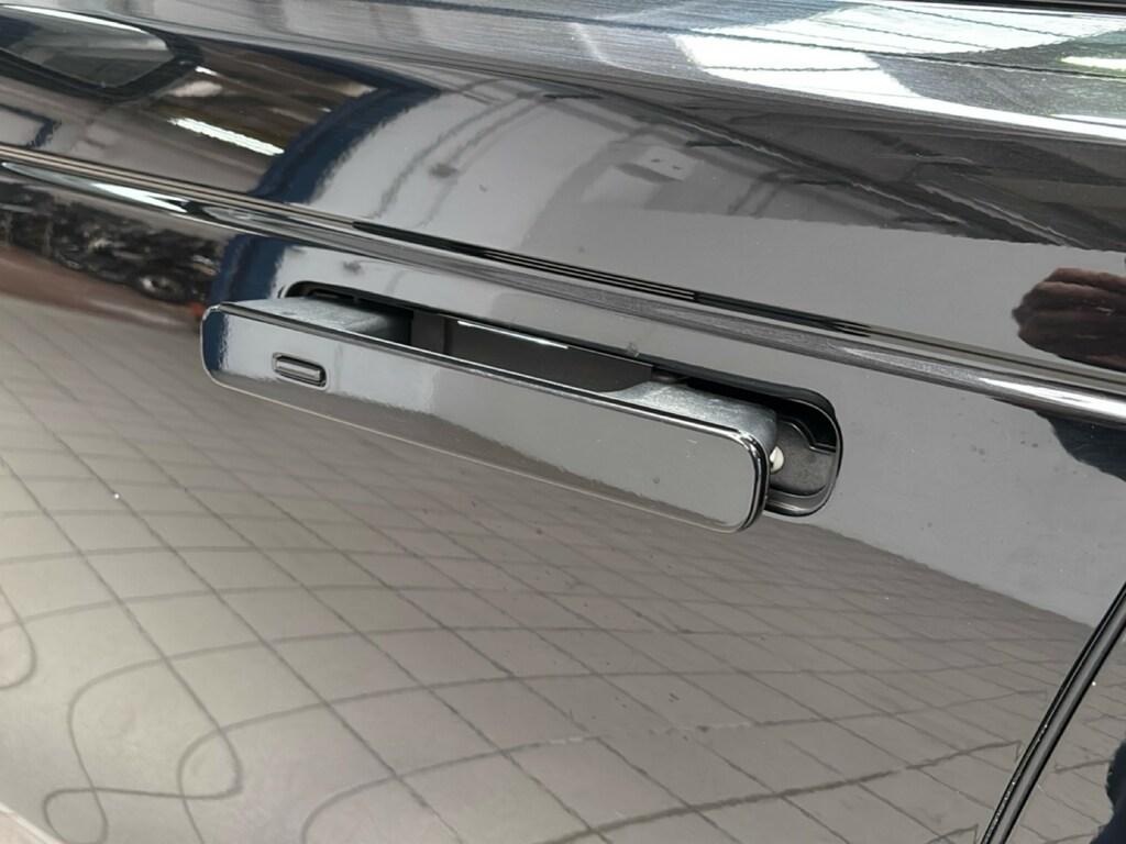 Land Rover Range Rover Velar 2.0d i4 mhev R-Dynamic SE 4wd 204cv auto