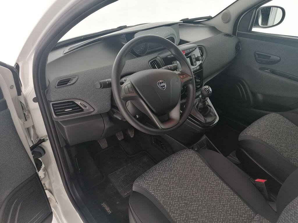 Lancia Ypsilon 1.0 firefly hybrid Silver s&s 70cv 5p.ti