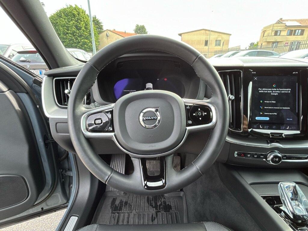 Volvo XC60 2.0 b4 Plus Dark awd auto