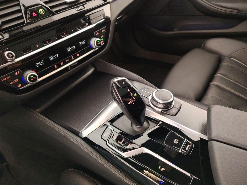 BMW Serie 5 530d Touring mhev 48V xdrive Luxury auto