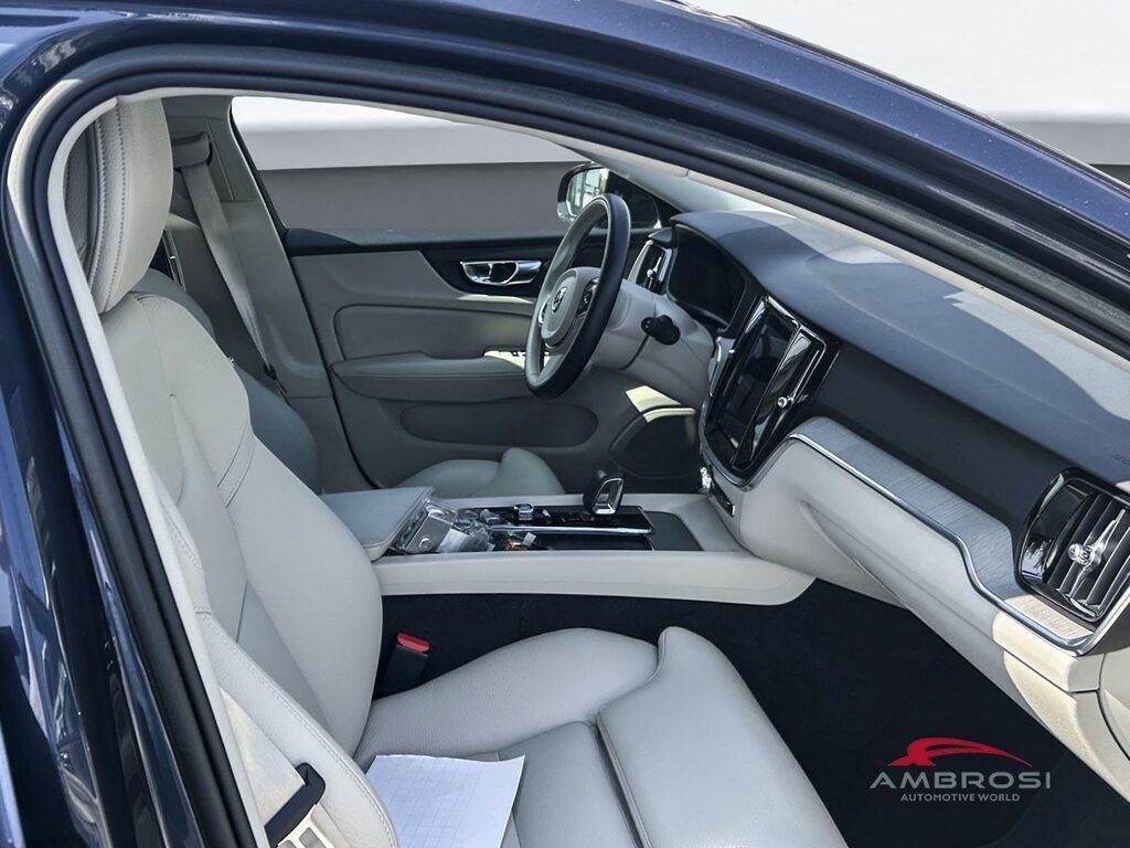 Volvo V60 2.0 b4 Plus Dark auto