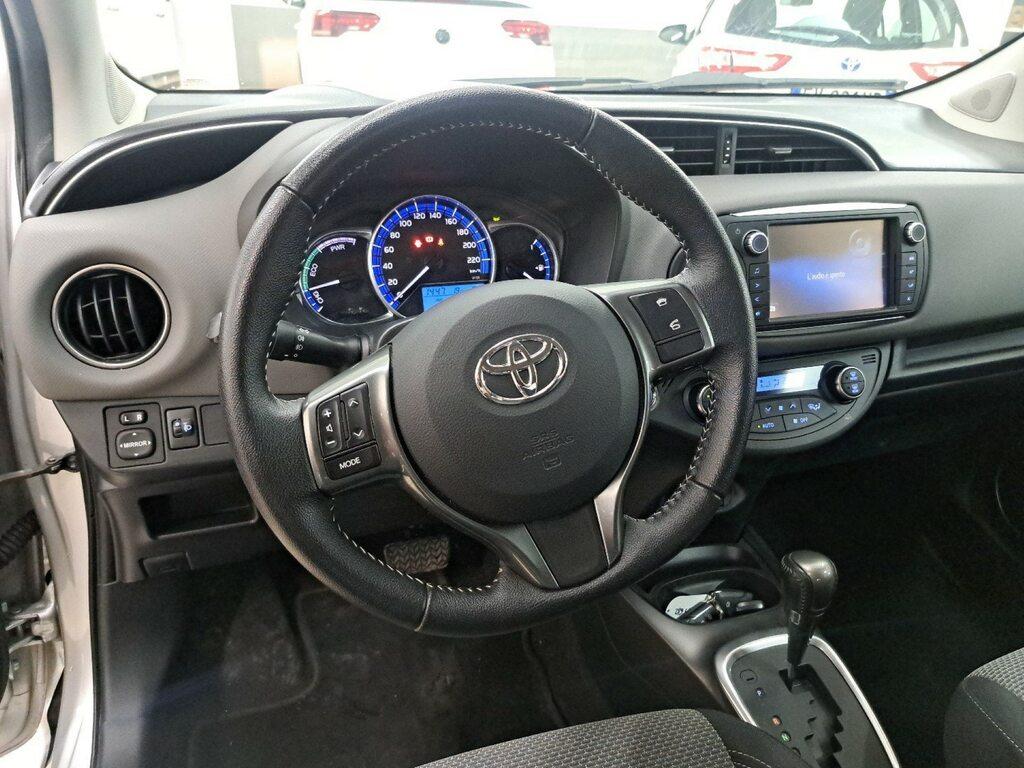 Toyota Yaris 1.5 hybrid Active 5p my16