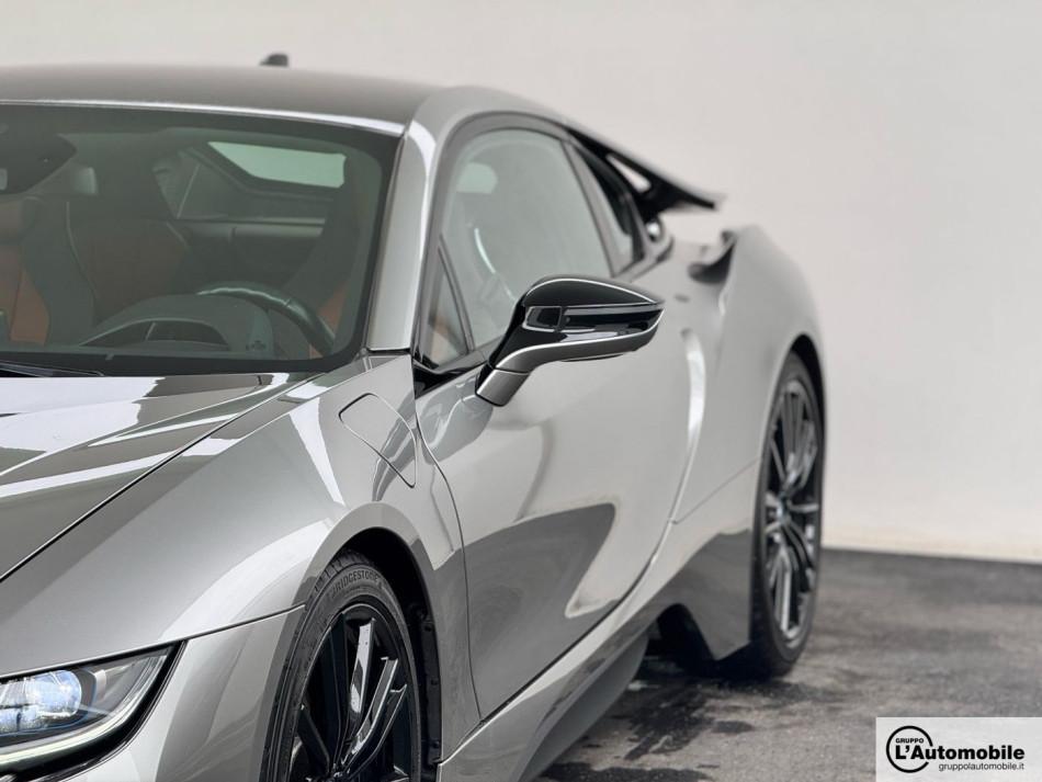 BMW i8 Coupe 1.5 auto