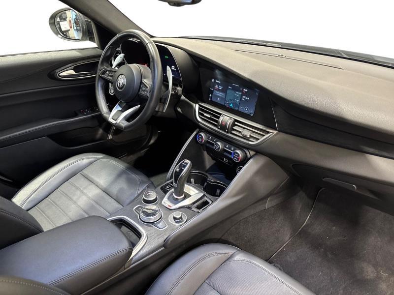 Alfa Romeo Giulia 2.2 t Competizione 160cv auto