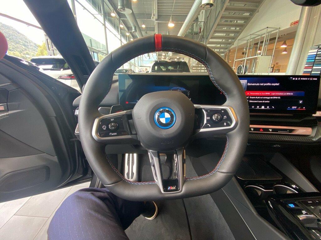 BMW i5 M60 auto