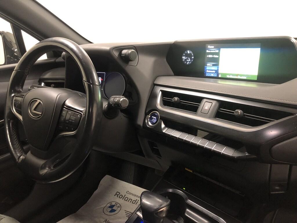 Lexus UX 250h Premium 4wd cvt