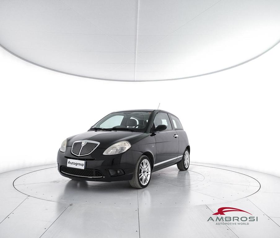 Lancia Ypsilon 1.3 mjt 16v Oro Giallo 90cv