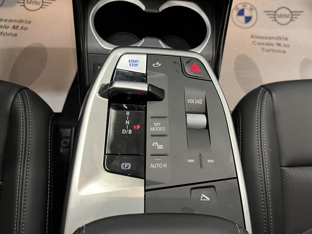 BMW iX1 edrive 20 X-Line
