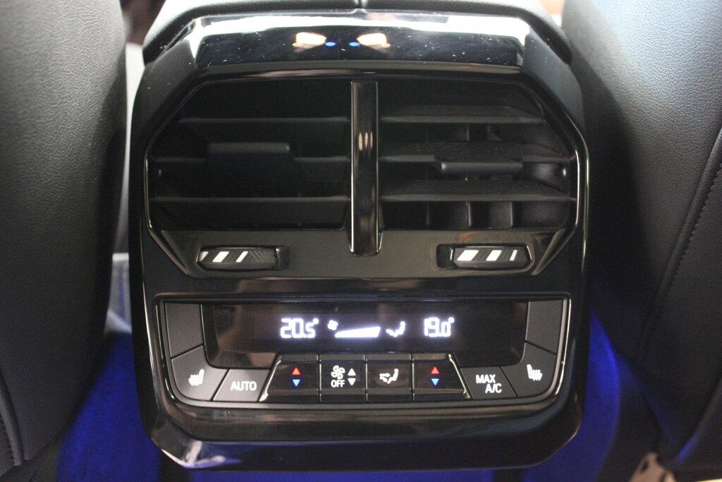 BMW iX xdrive50 pacchetto sportivo