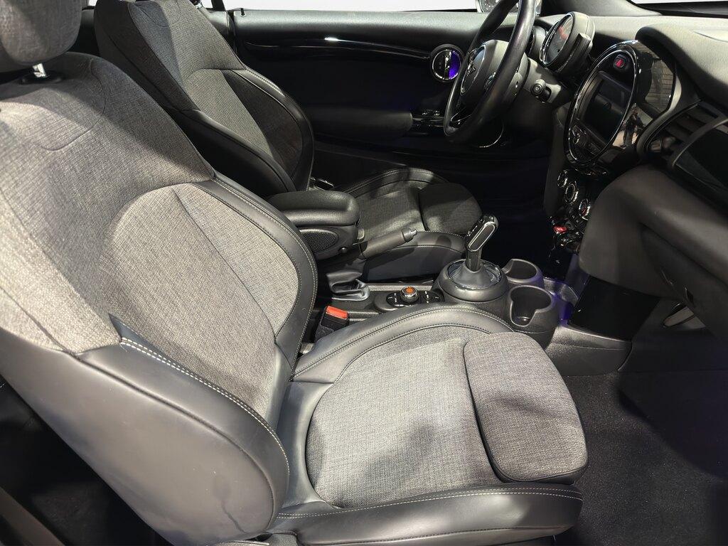 Mini Cooper D Cabrio 1.5 Cooper D Auto