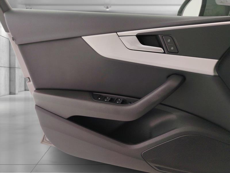 Audi A4 Avant 30 2.0 tdi mhev Business 136cv s-tronic