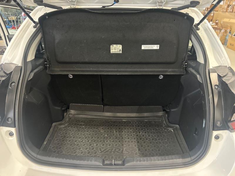 Toyota Yaris 1.5 hybrid Business