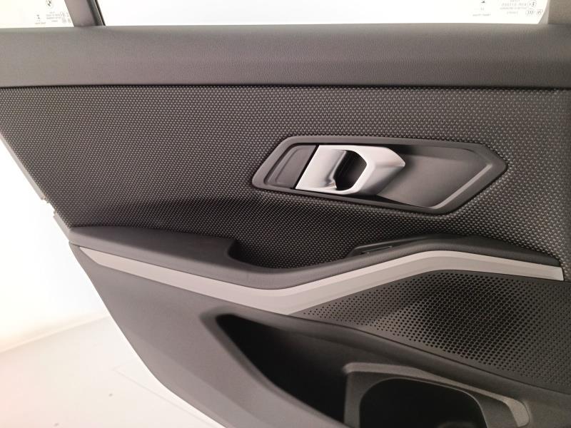 BMW Serie 3 320d Touring mhev 48V auto
