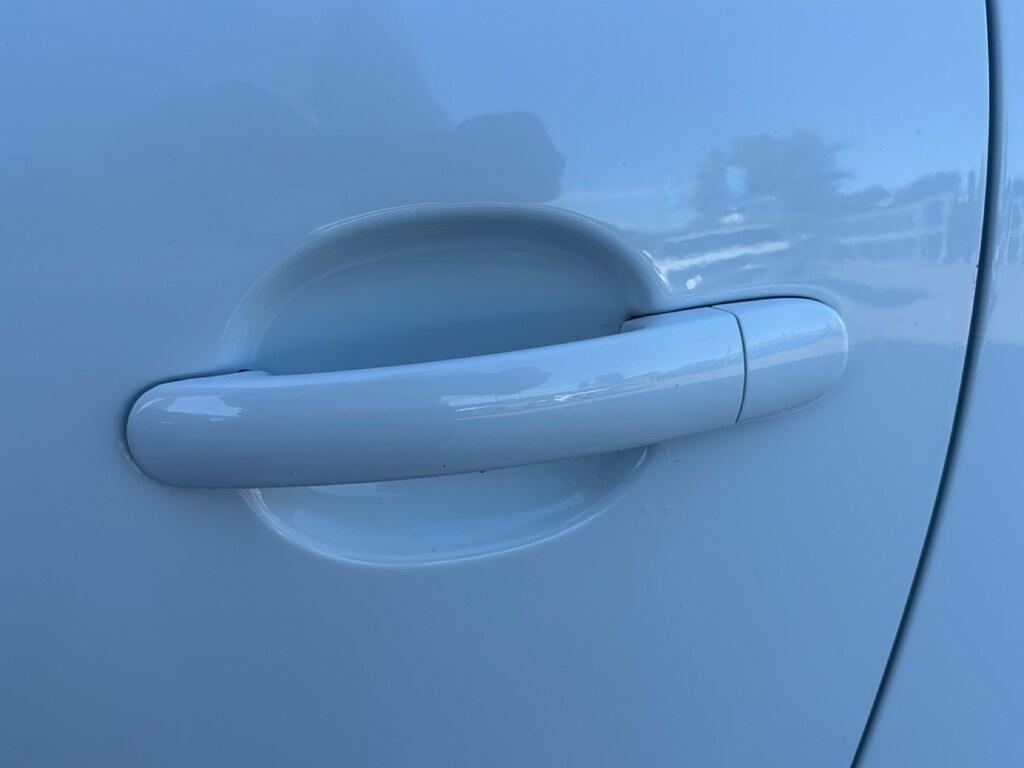 Volkswagen Maggiolino Cabrio 2.0 tdi Design 110cv