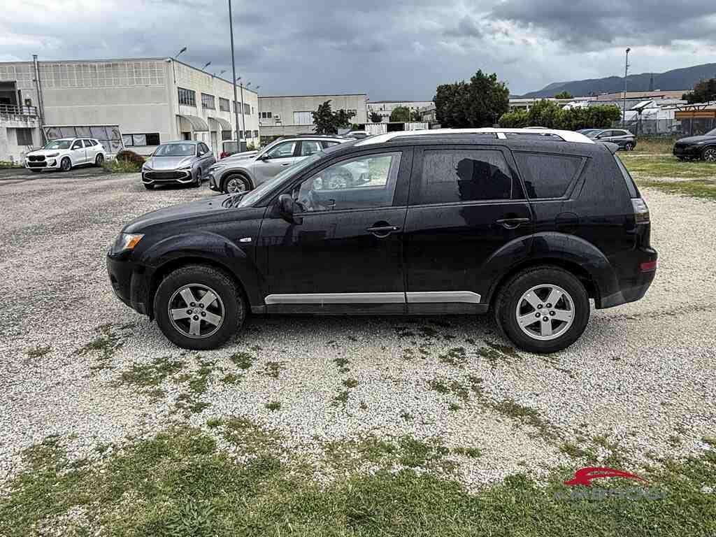 Mitsubishi Outlander 2.0 di-d Invite Dpf
