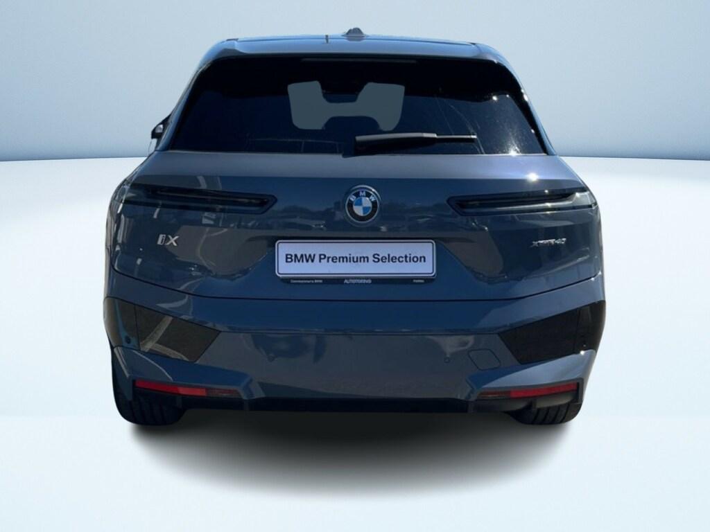 BMW iX xdrive40 pacchetto sportivo