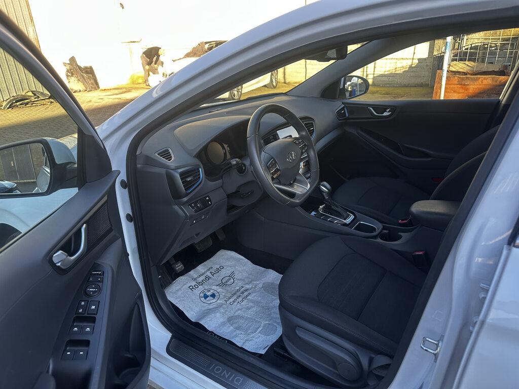 Hyundai Ioniq 1.6 hybrid Style 6dct my19