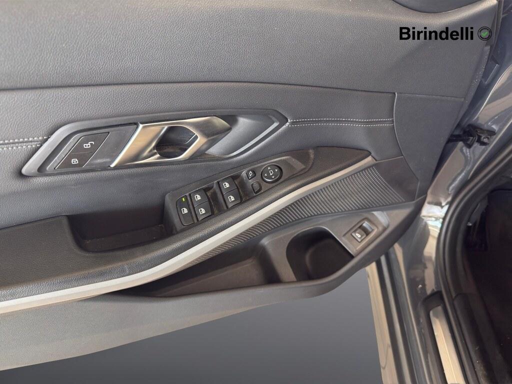 BMW Serie 3 318d Touring mhev 48V auto