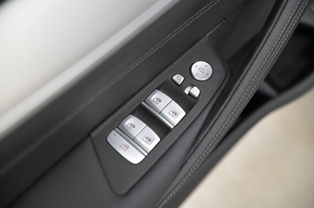 BMW Serie 5 520d Touring mhev 48V xdrive Msport auto