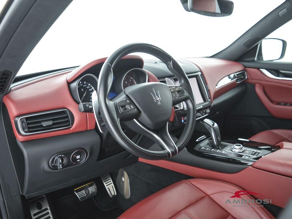 Maserati Levante 3.0 V6 Gransport 250cv auto my20