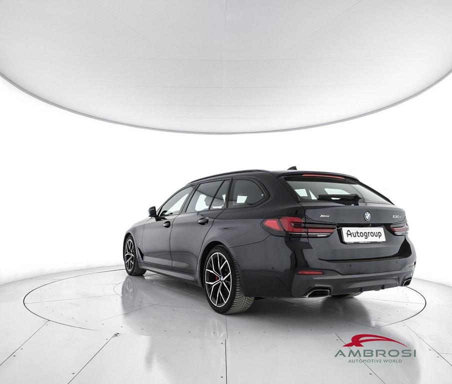 BMW Serie 5 530d Touring mhev 48V xdrive Msport auto