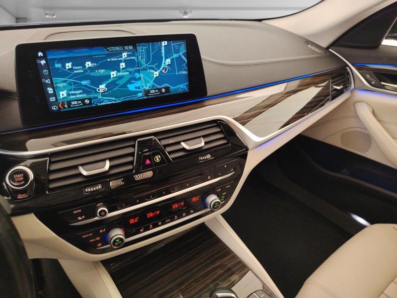 BMW Serie 5 530d Touring xdrive Luxury 249cv auto