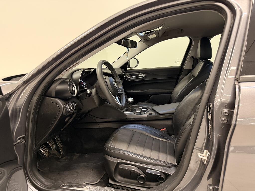 Alfa Romeo Giulia 2.2 t Super 150cv