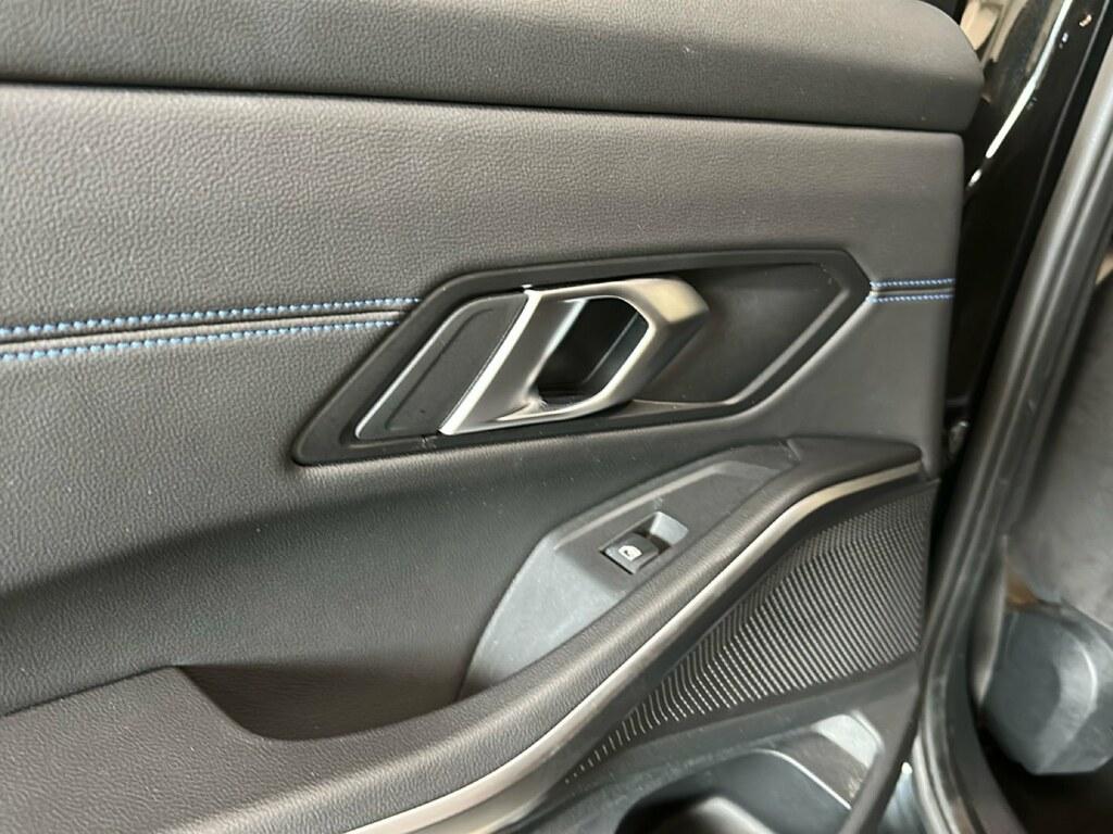 BMW Serie 3 320d Touring mhev 48V Msport xdrive auto